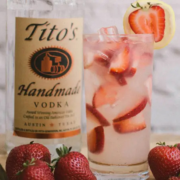 Titos Strawberry Lemonade 600x600